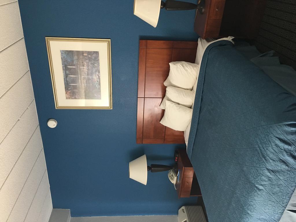 Rodeway Inn גרינפילד מראה חיצוני תמונה