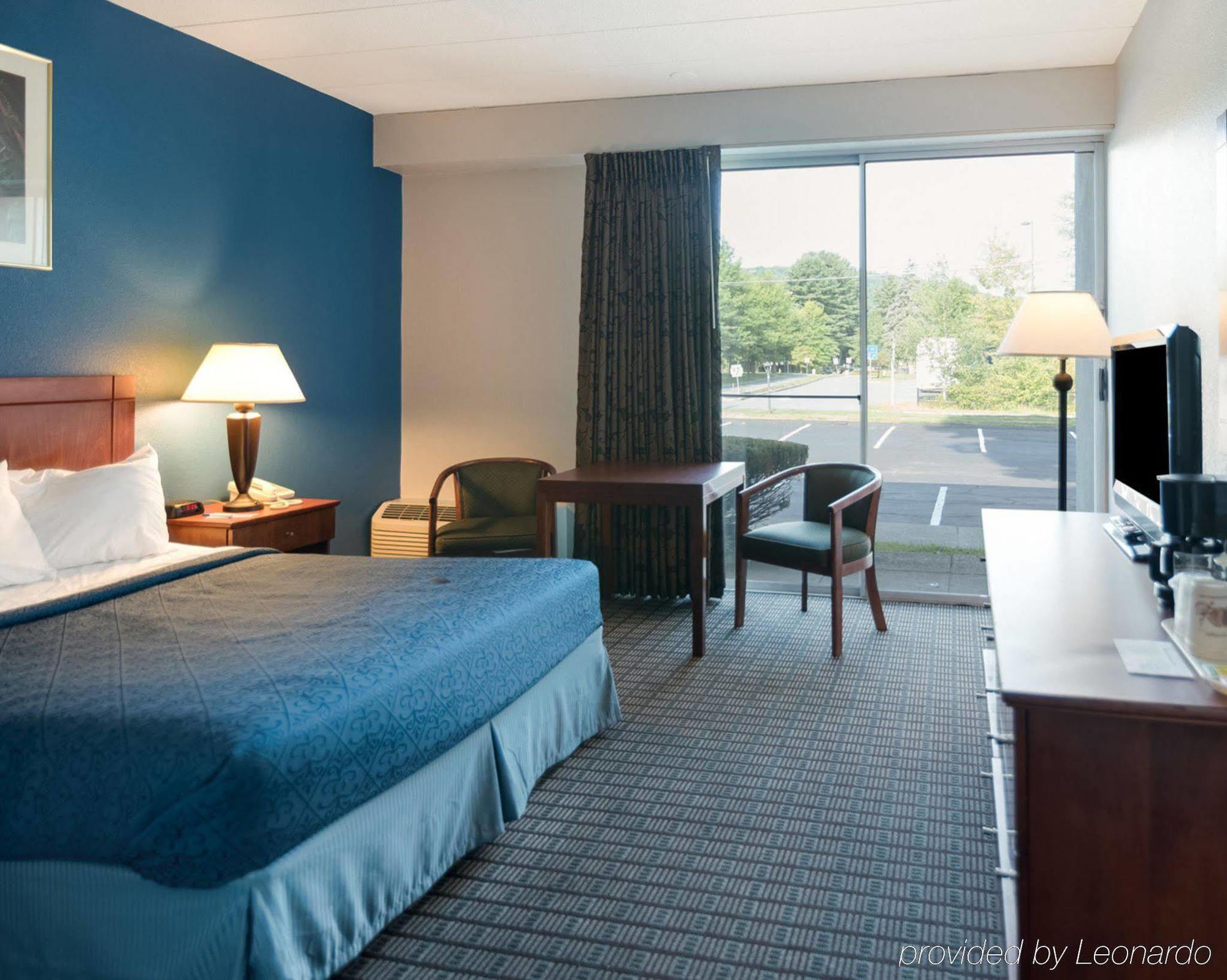 Rodeway Inn גרינפילד מראה חיצוני תמונה
